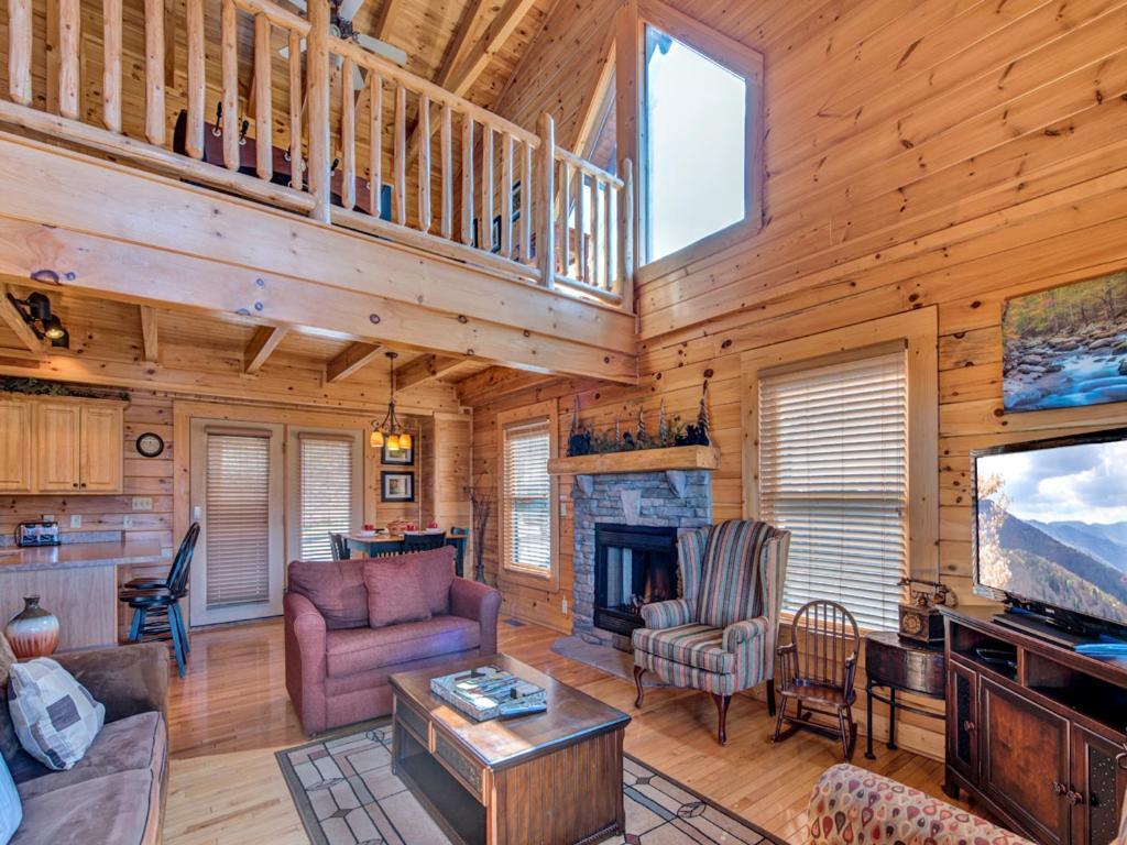 Misty Mountain Hideaway, 3 Bedrooms, Sleeps 10, Pool Access, Wifi Pigeon Forge Esterno foto