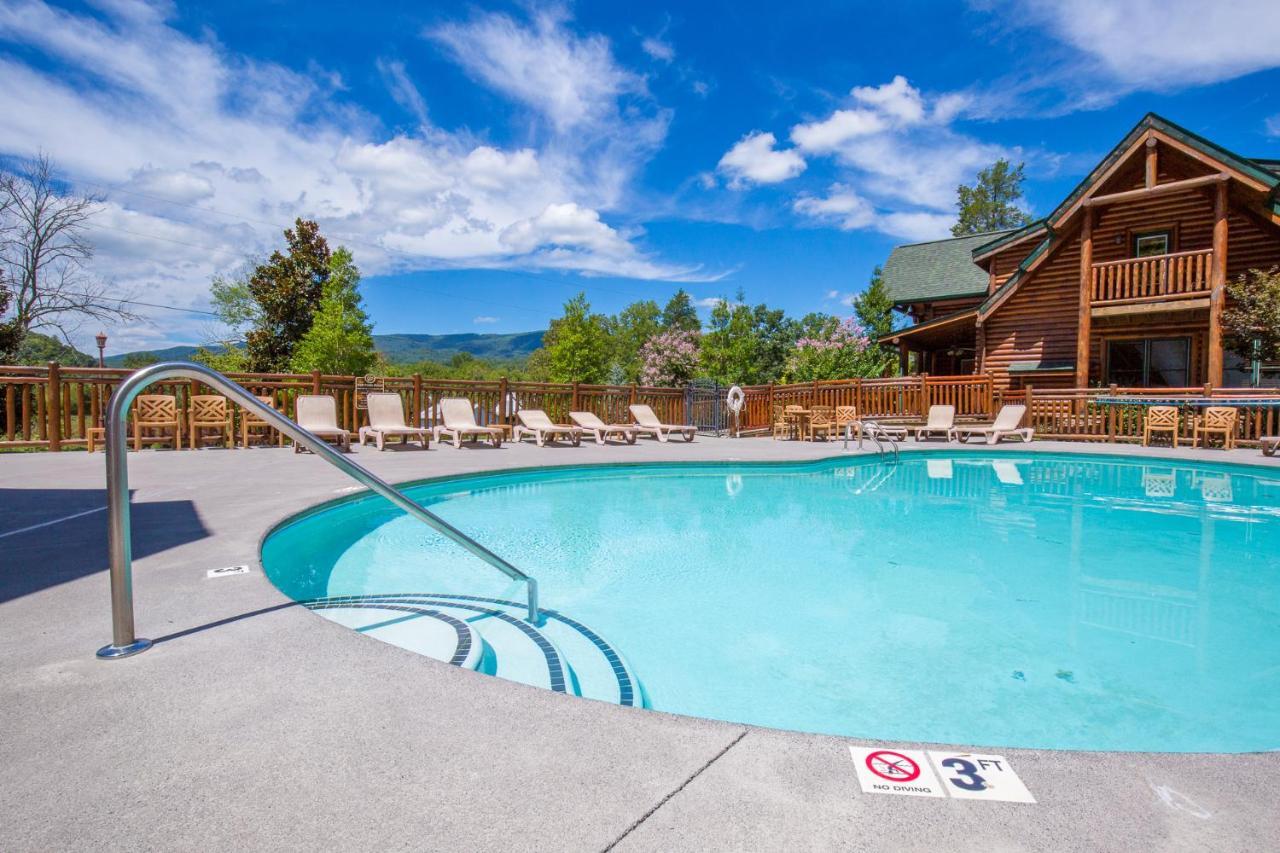 Misty Mountain Hideaway, 3 Bedrooms, Sleeps 10, Pool Access, Wifi Pigeon Forge Esterno foto